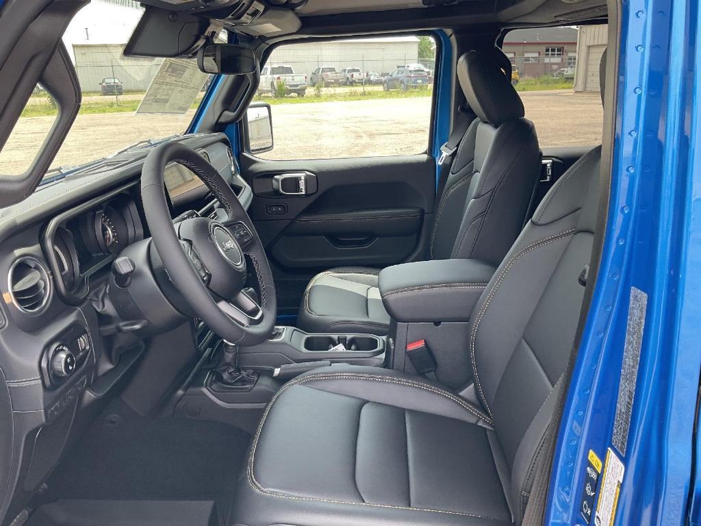 new 2025 Jeep Gladiator car, priced at $45,816