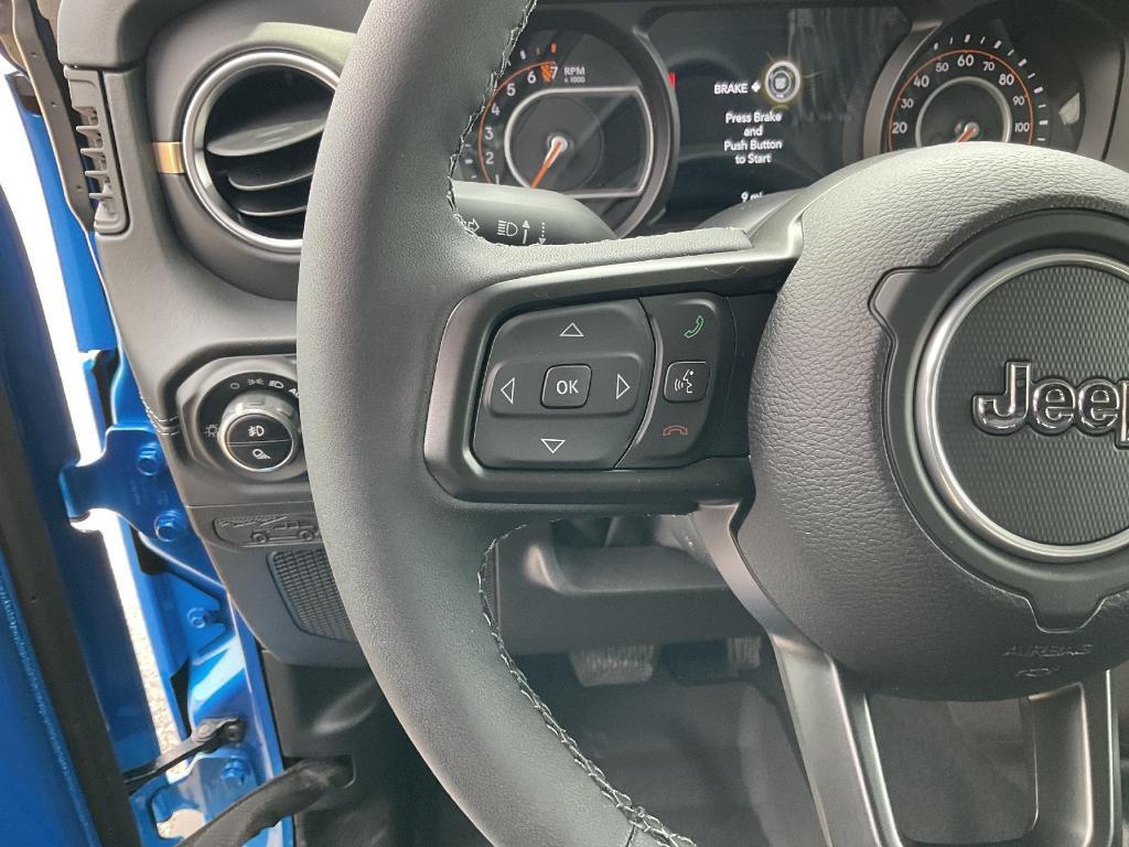 new 2025 Jeep Gladiator car, priced at $45,816