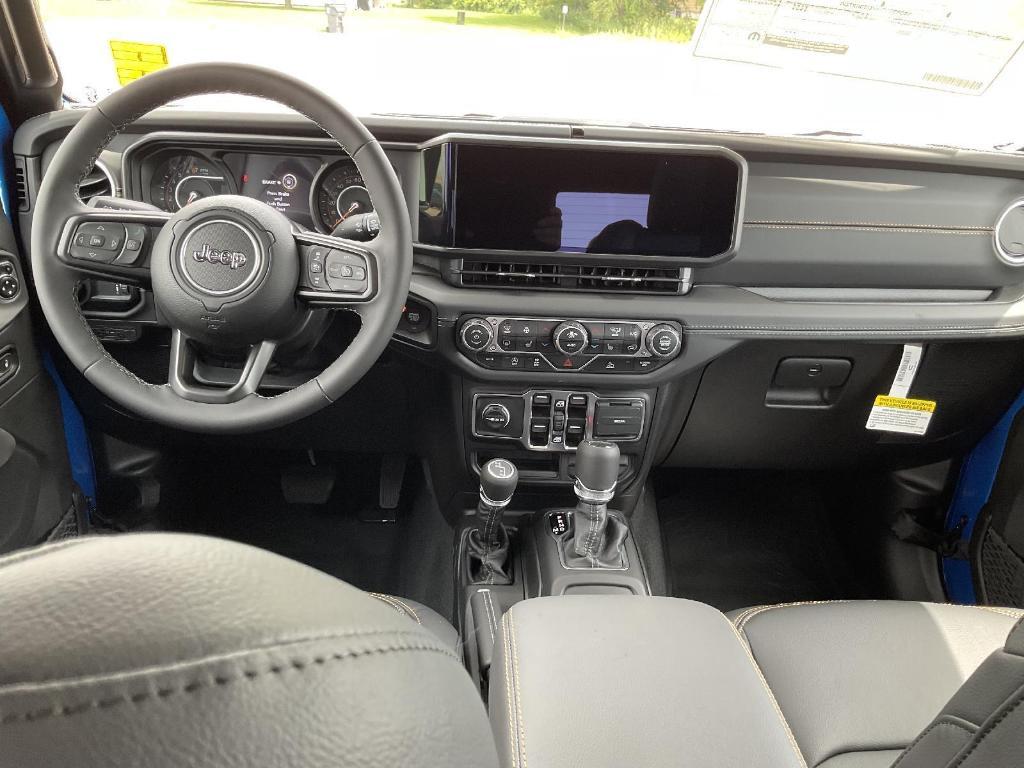 new 2025 Jeep Gladiator car, priced at $45,816