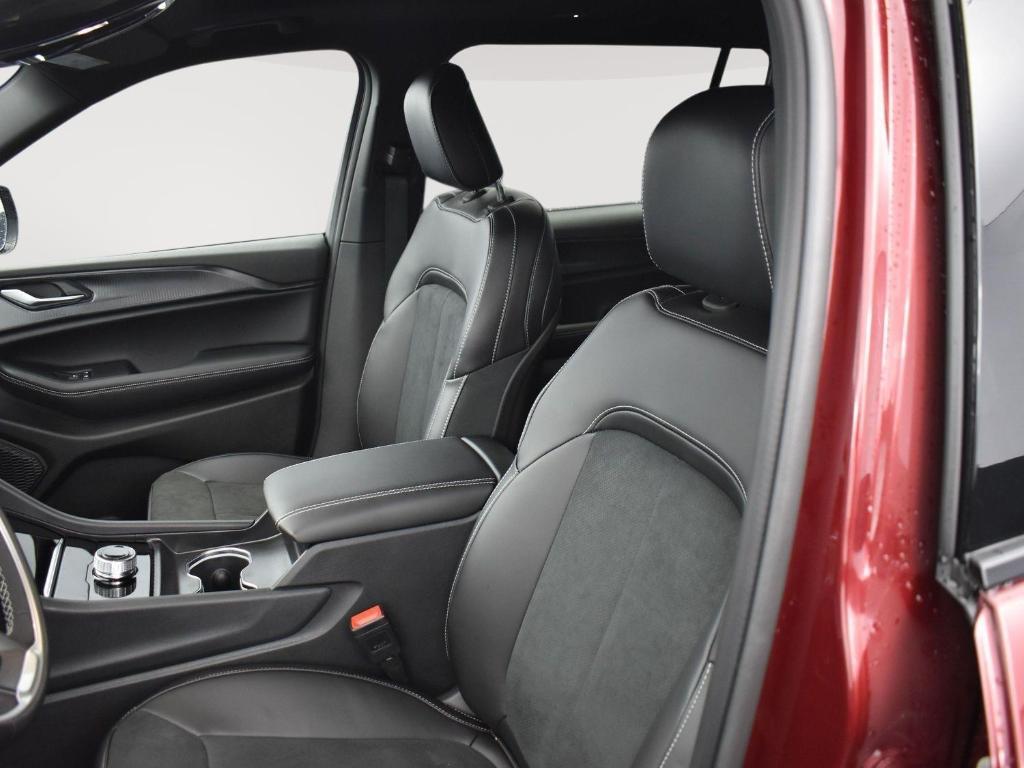 new 2025 Jeep Grand Cherokee L car, priced at $39,674
