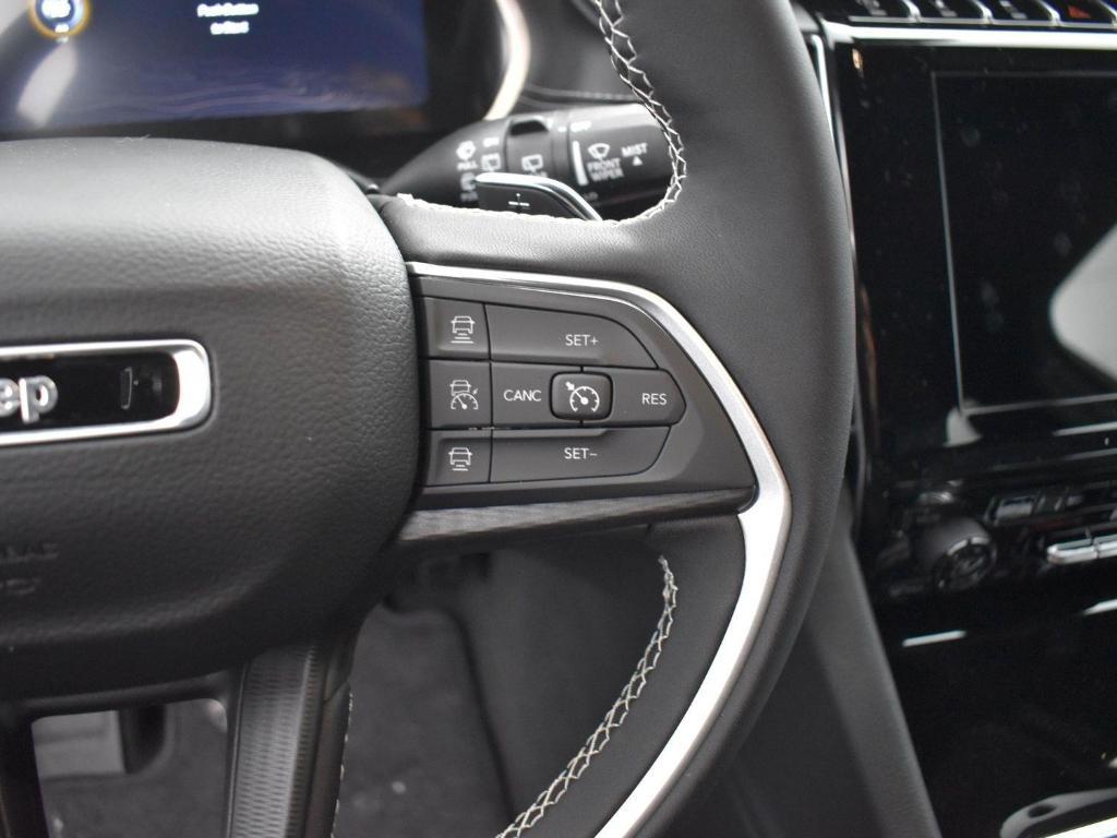 new 2025 Jeep Grand Cherokee L car, priced at $39,674