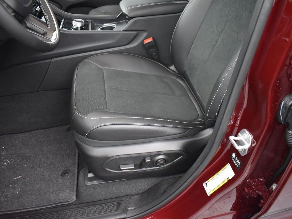 new 2025 Jeep Grand Cherokee L car, priced at $39,674