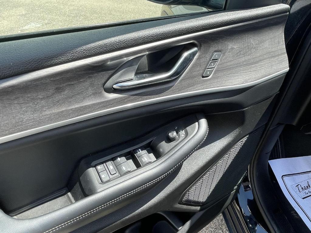 used 2024 Jeep Grand Cherokee L car, priced at $40,072
