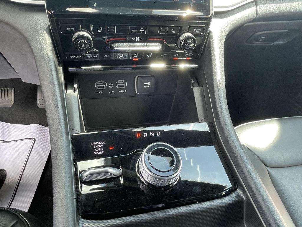 used 2024 Jeep Grand Cherokee L car, priced at $40,072