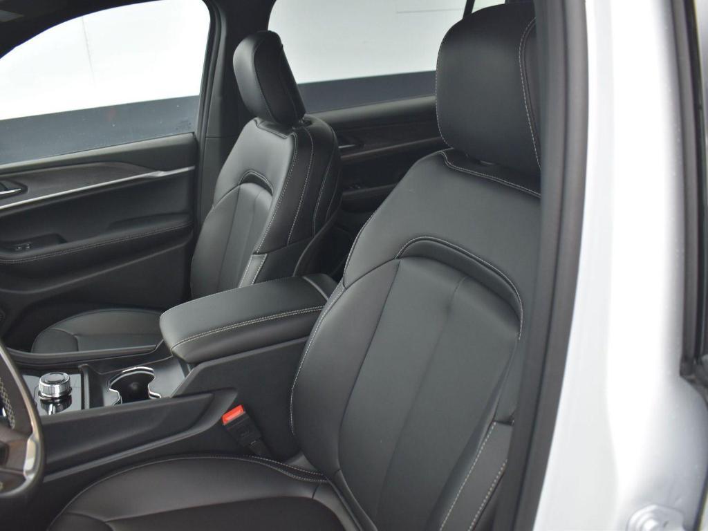 new 2025 Jeep Grand Cherokee L car, priced at $48,832
