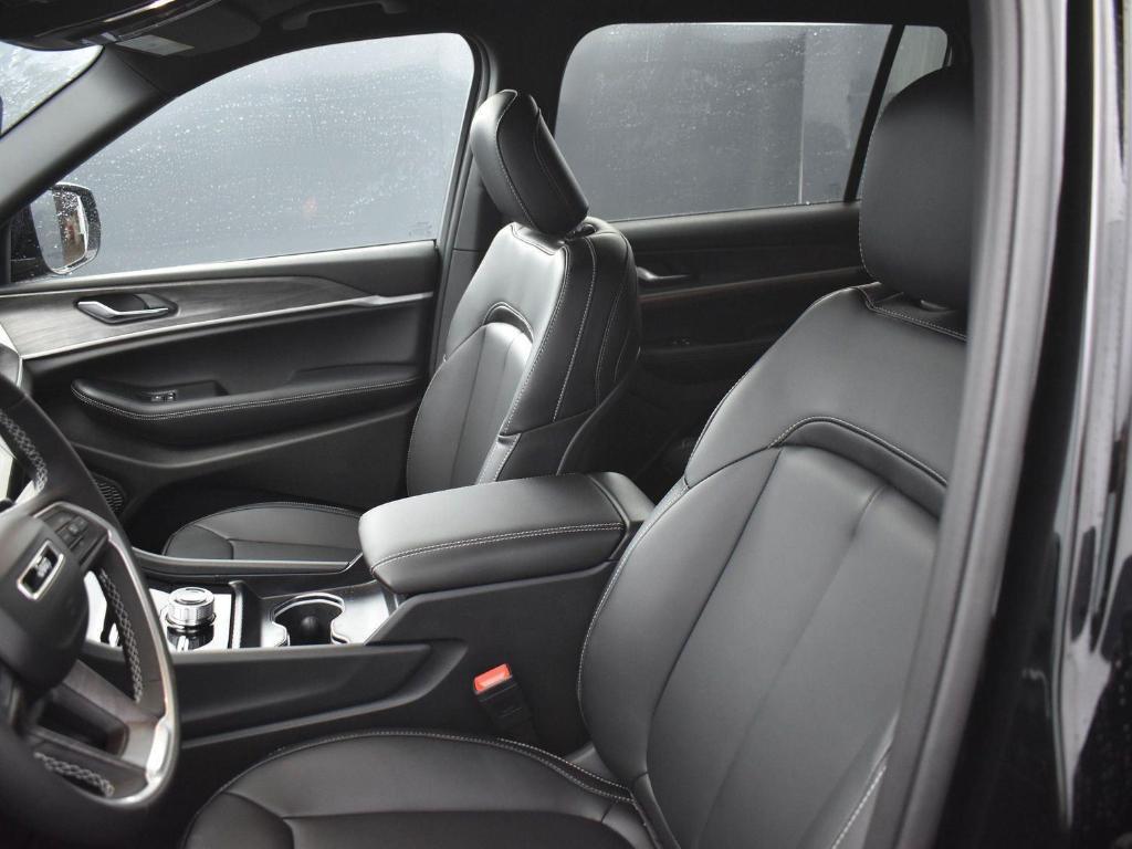 new 2025 Jeep Grand Cherokee L car, priced at $47,105