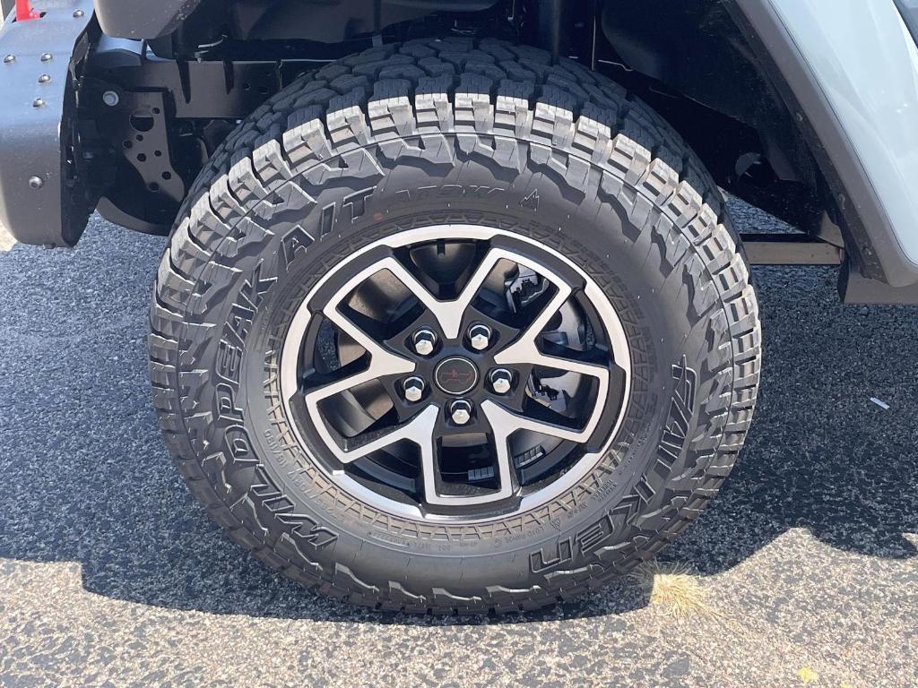 new 2025 Jeep Gladiator car, priced at $55,253