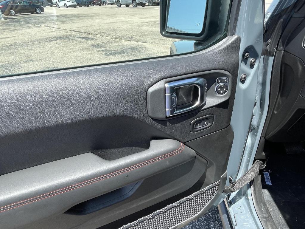 new 2025 Jeep Gladiator car, priced at $55,253