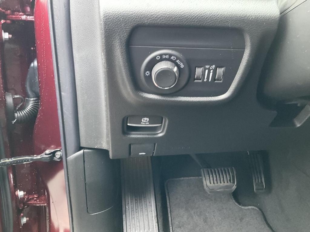 new 2025 Jeep Grand Cherokee car, priced at $41,853