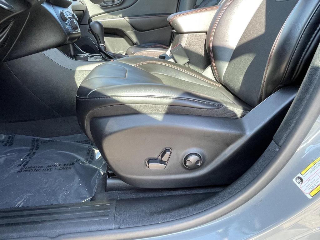 used 2022 Jeep Cherokee car, priced at $29,954