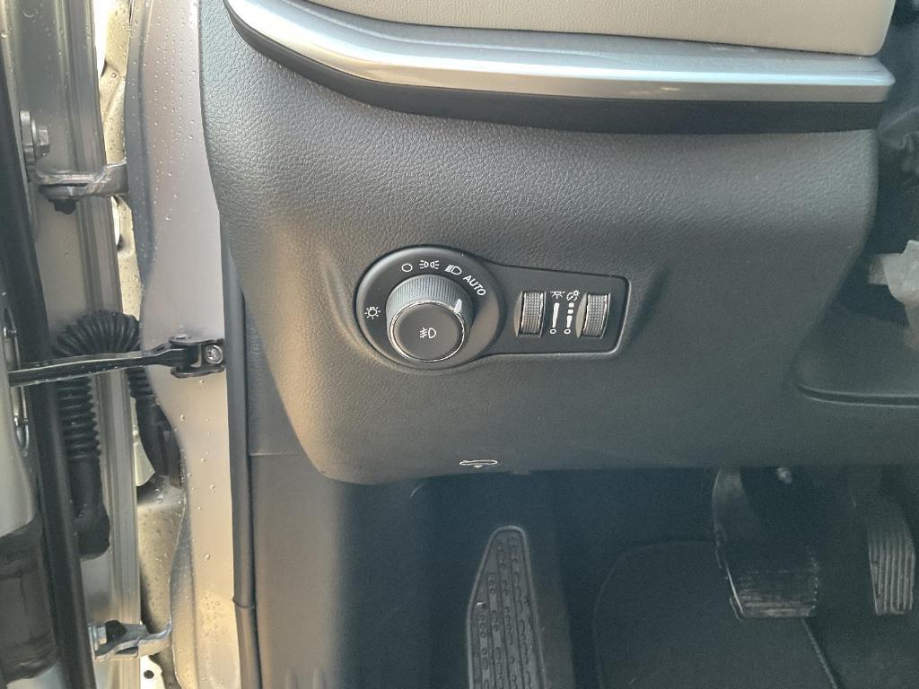 new 2025 Jeep Compass car, priced at $33,203