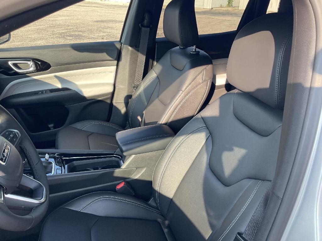 new 2025 Jeep Compass car, priced at $33,203