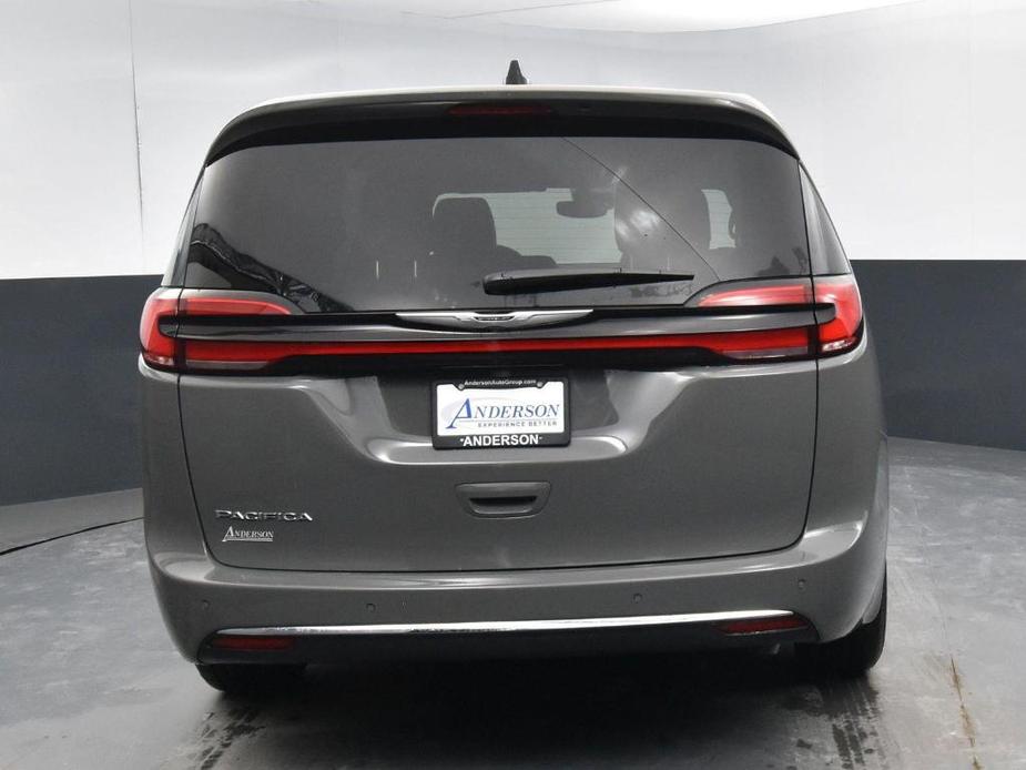 new 2025 Chrysler Pacifica car, priced at $40,640