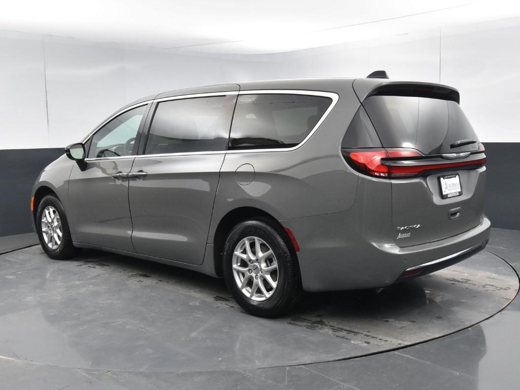 new 2025 Chrysler Pacifica car, priced at $40,640