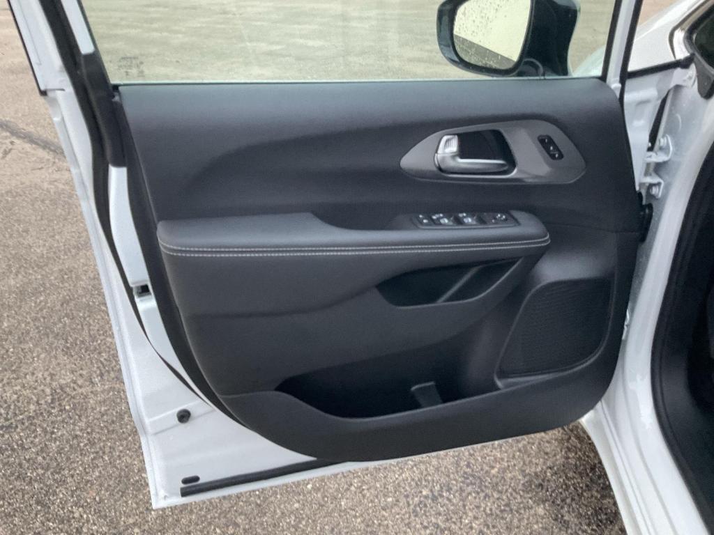 new 2026 Chrysler Pacifica car, priced at $42,172
