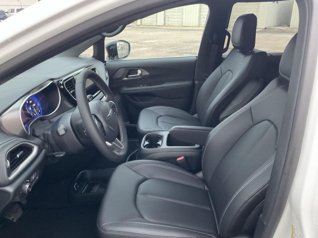 new 2026 Chrysler Pacifica car, priced at $42,172