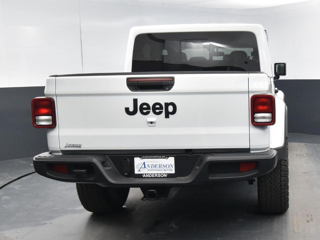 new 2025 Jeep Gladiator car, priced at $40,785