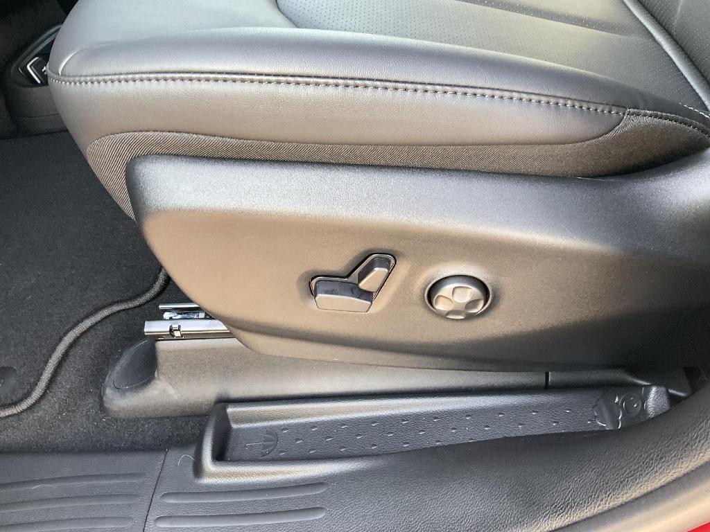 new 2025 Chrysler Pacifica car, priced at $42,612
