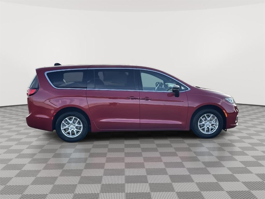 new 2025 Chrysler Pacifica car, priced at $42,470
