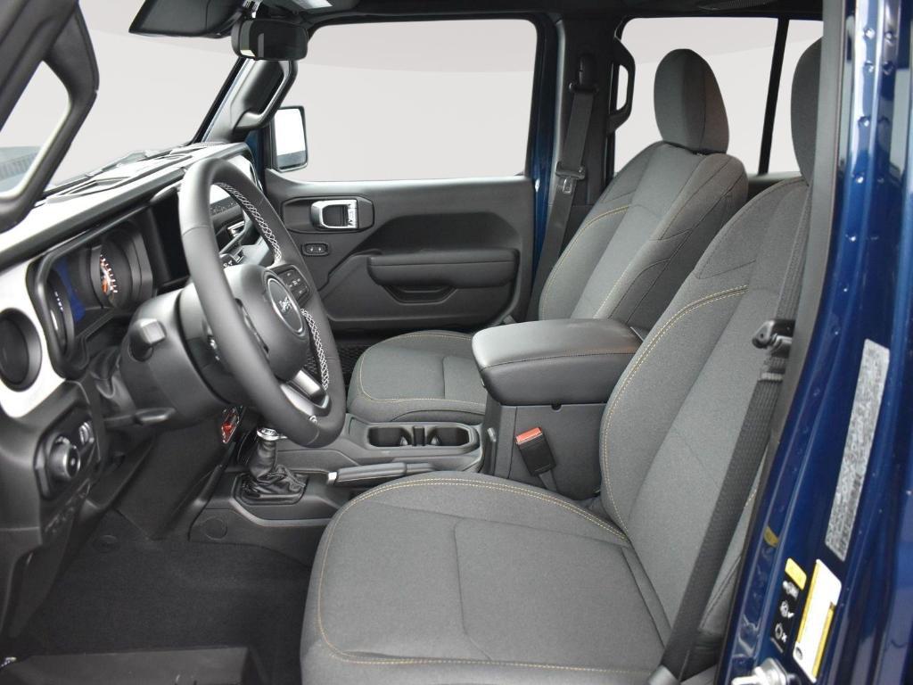 new 2025 Jeep Wrangler car, priced at $47,385