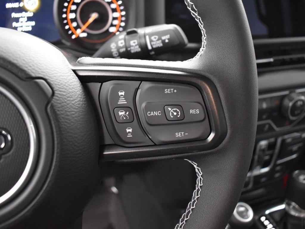 new 2025 Jeep Wrangler car, priced at $47,385