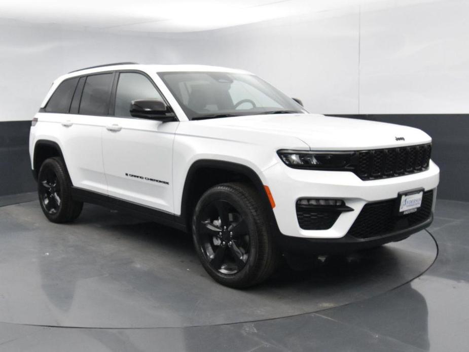 new 2025 Jeep Grand Cherokee car, priced at $49,935