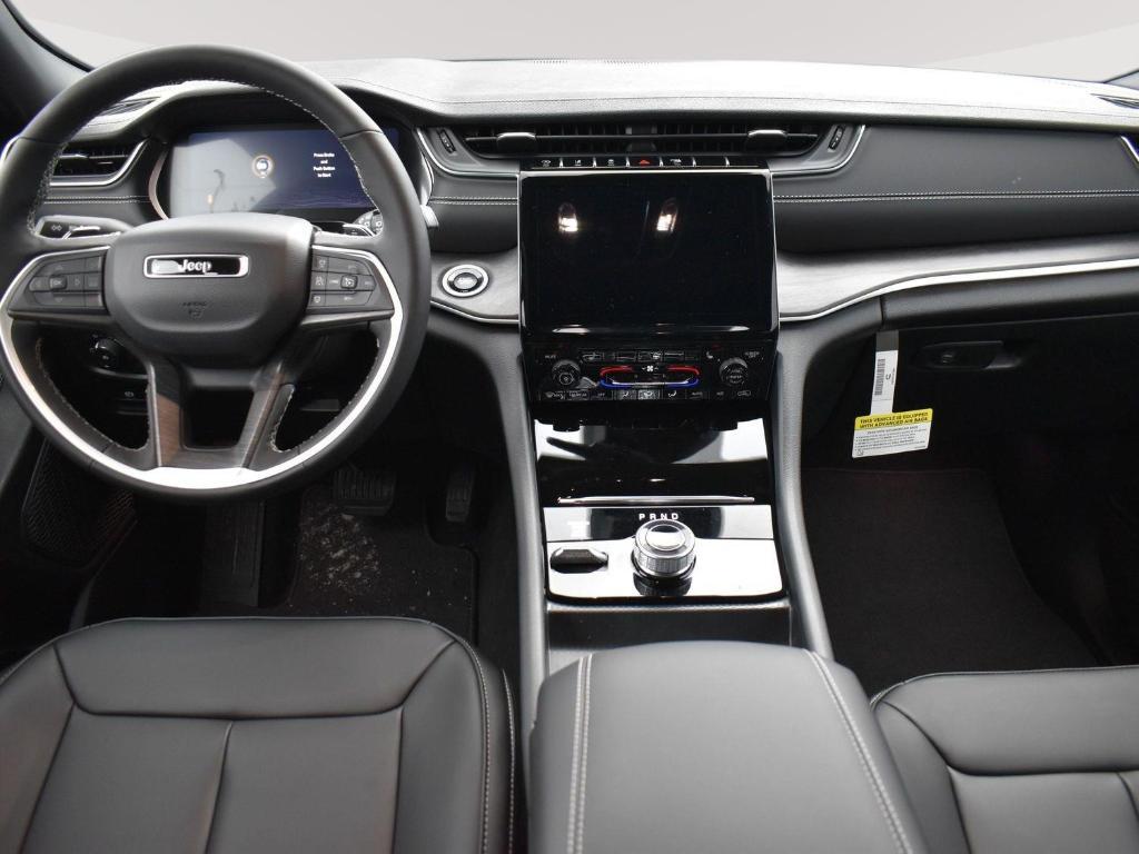 new 2025 Jeep Grand Cherokee car, priced at $42,235