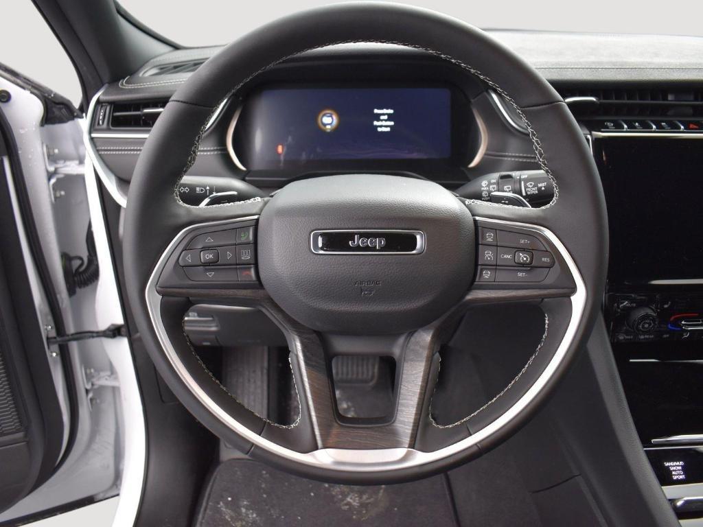 new 2025 Jeep Grand Cherokee car, priced at $42,235