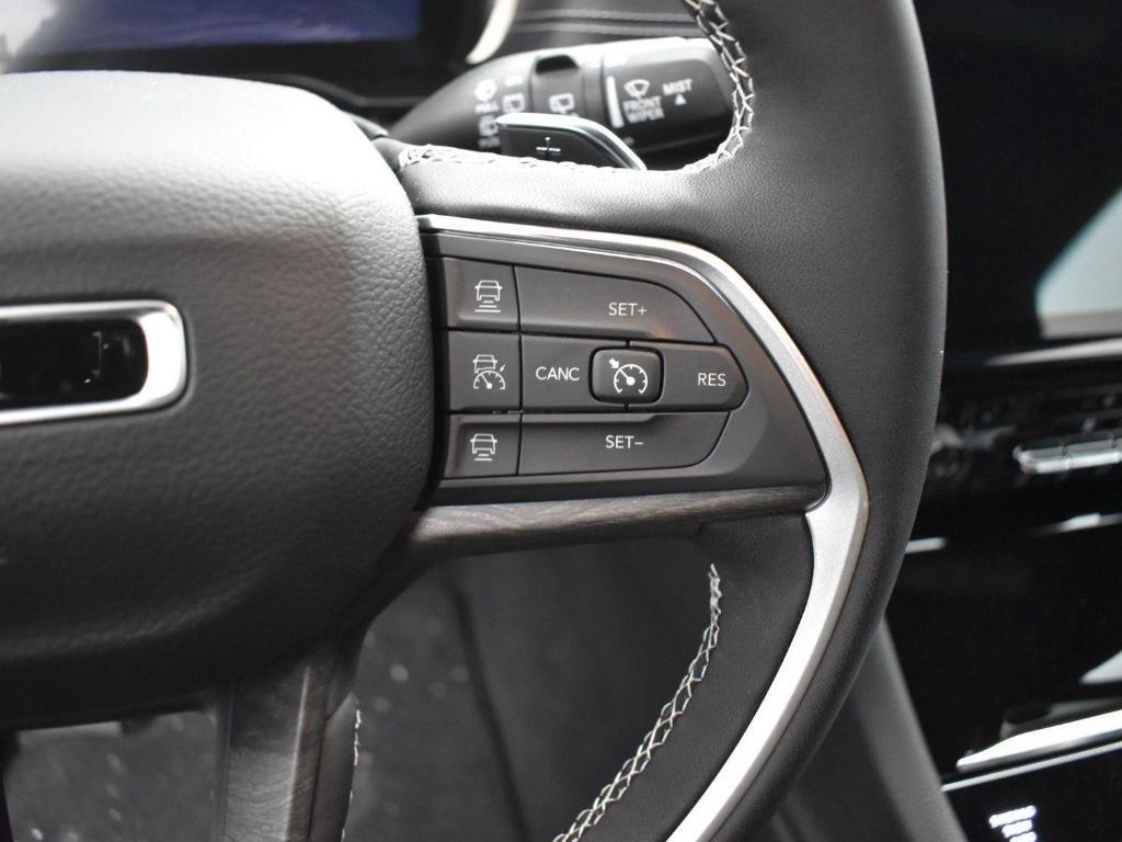 new 2025 Jeep Grand Cherokee car, priced at $42,235