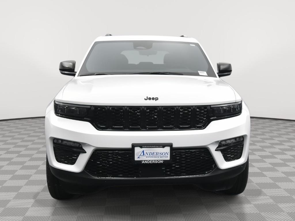 new 2025 Jeep Grand Cherokee car, priced at $42,235
