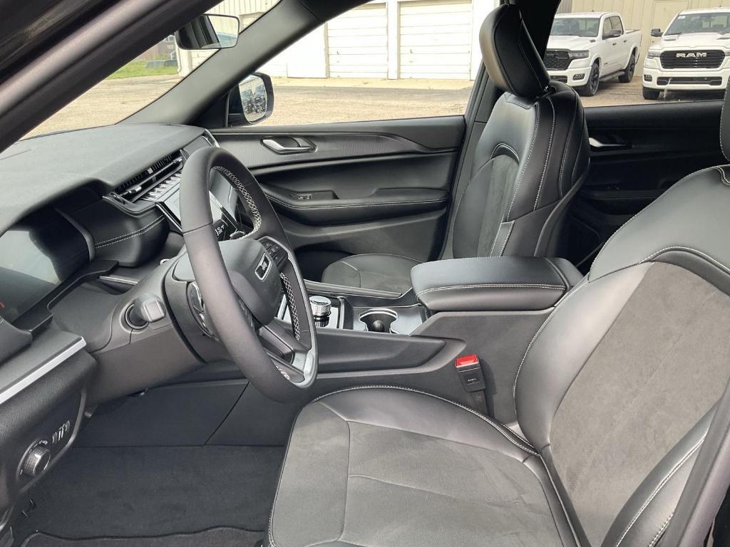 new 2025 Jeep Grand Cherokee L car, priced at $44,269