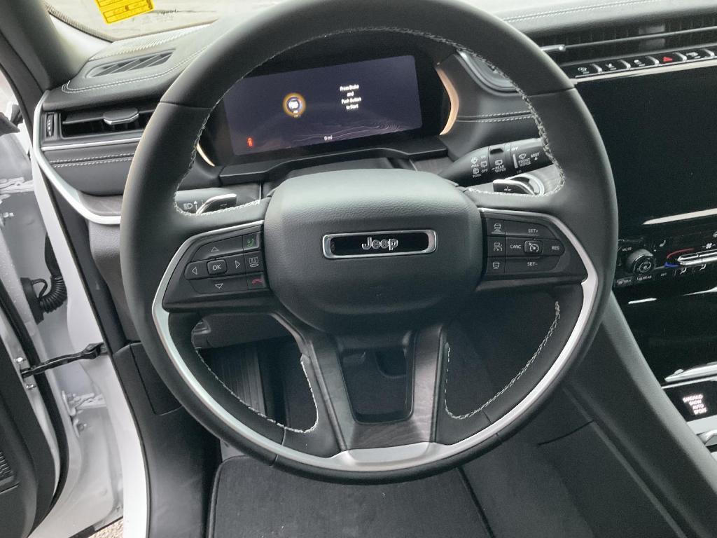 new 2025 Jeep Grand Cherokee car, priced at $47,925