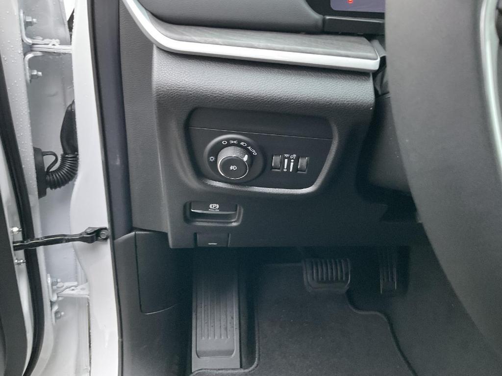 new 2025 Jeep Grand Cherokee car, priced at $47,925