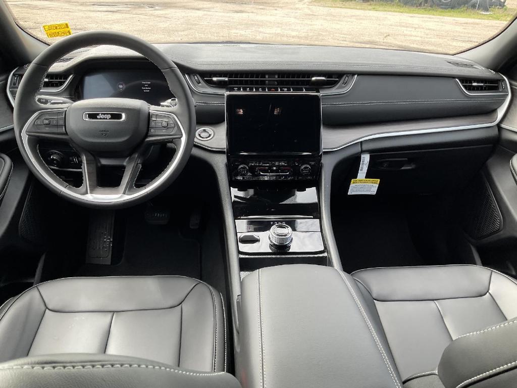 new 2025 Jeep Grand Cherokee car, priced at $46,285