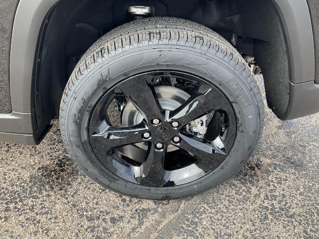 new 2025 Jeep Grand Cherokee car, priced at $46,285