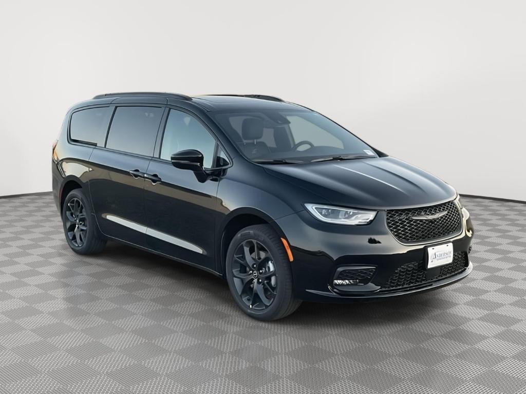new 2026 Chrysler Pacifica car, priced at $51,666