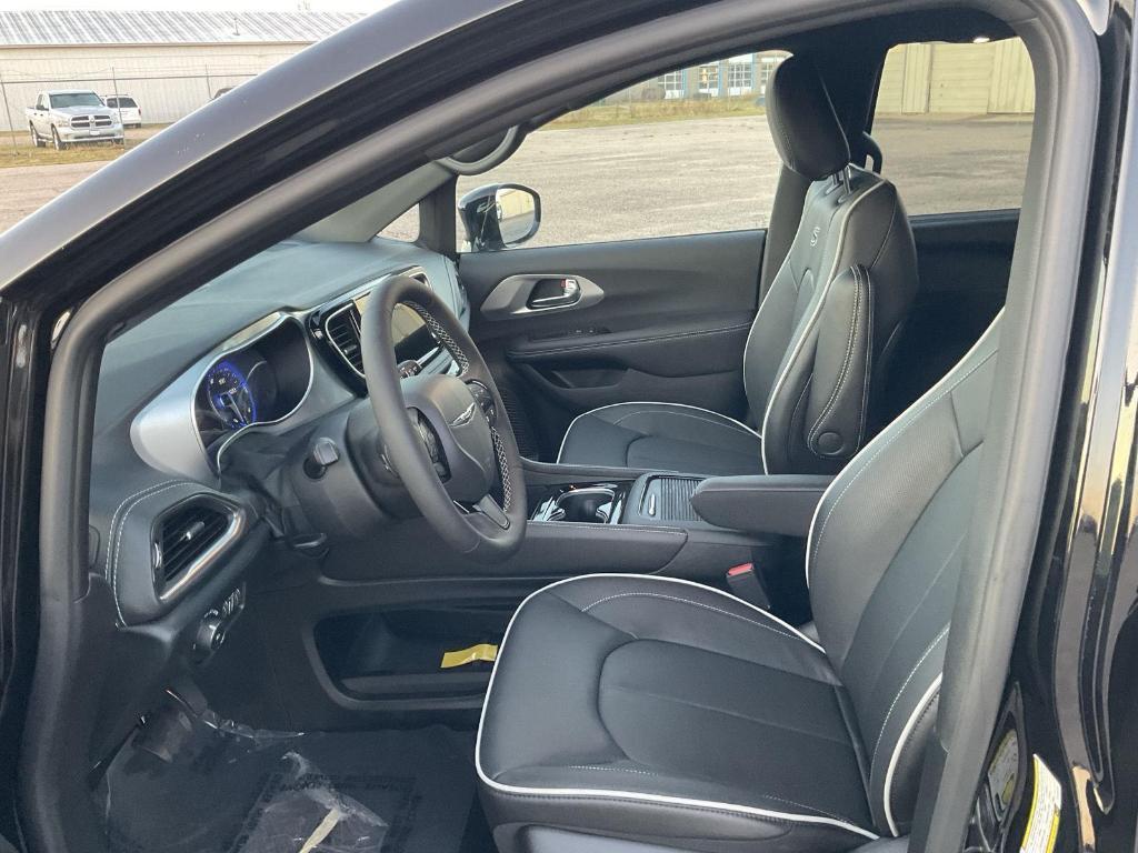 new 2026 Chrysler Pacifica car, priced at $51,666