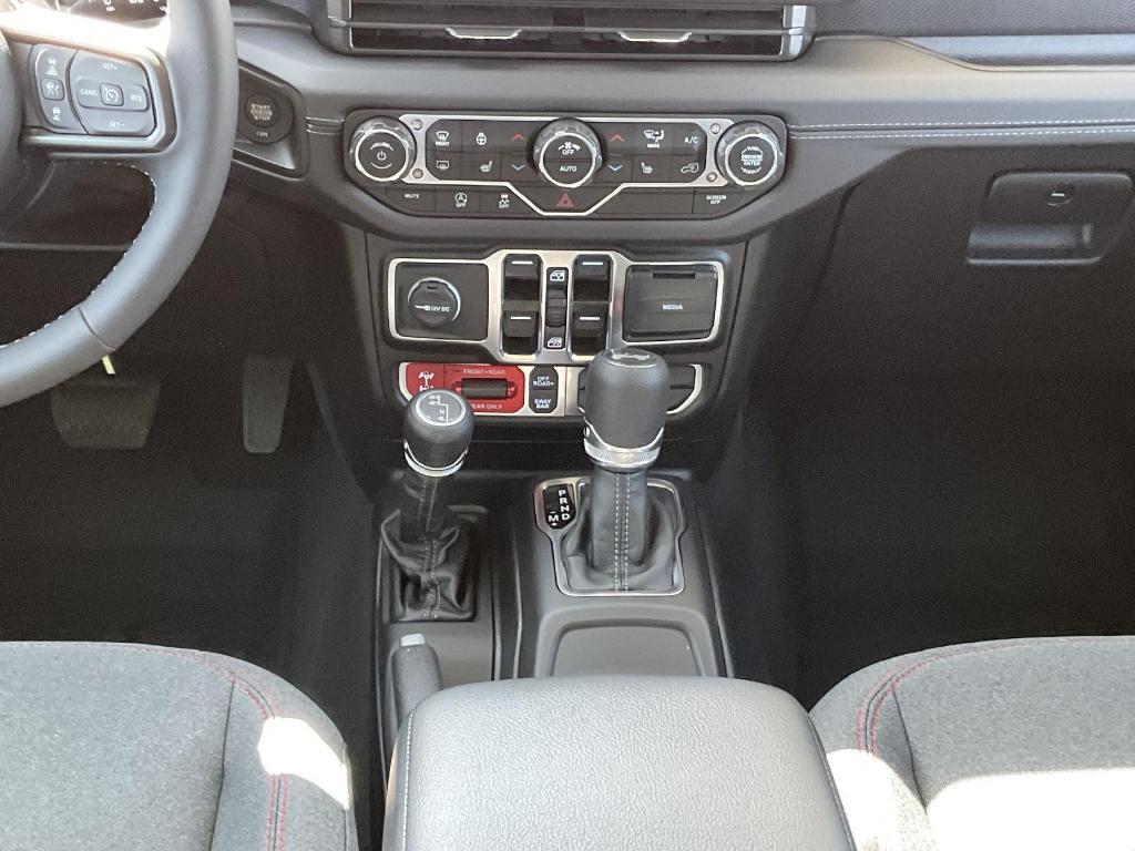new 2025 Jeep Wrangler car, priced at $57,592