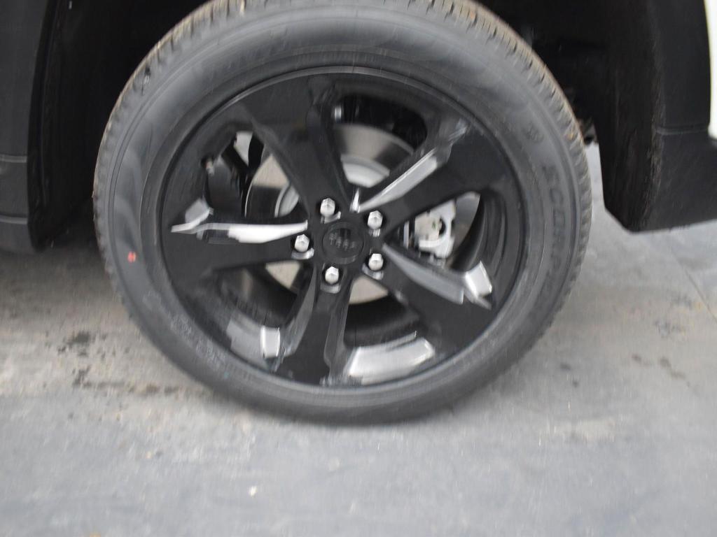 new 2025 Jeep Grand Cherokee car, priced at $44,734