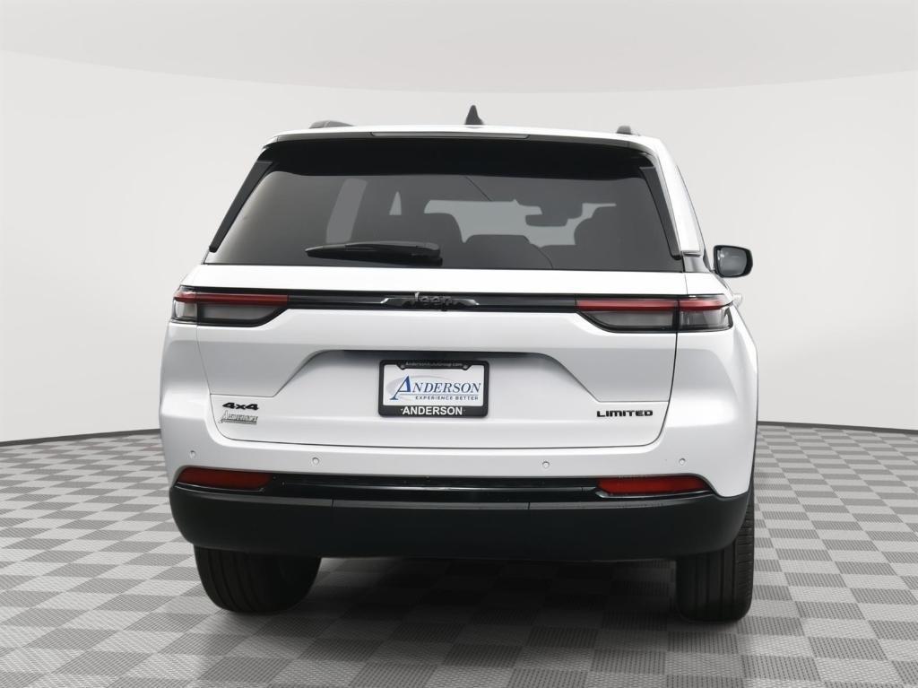 new 2025 Jeep Grand Cherokee car, priced at $44,734