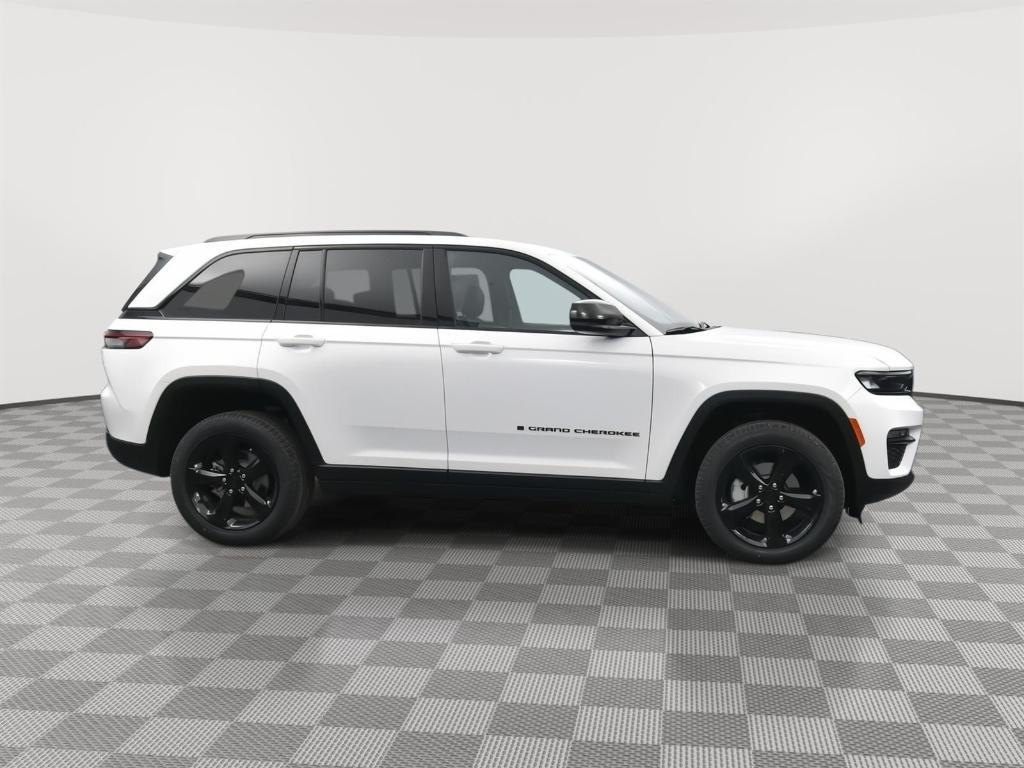 new 2025 Jeep Grand Cherokee car, priced at $44,734