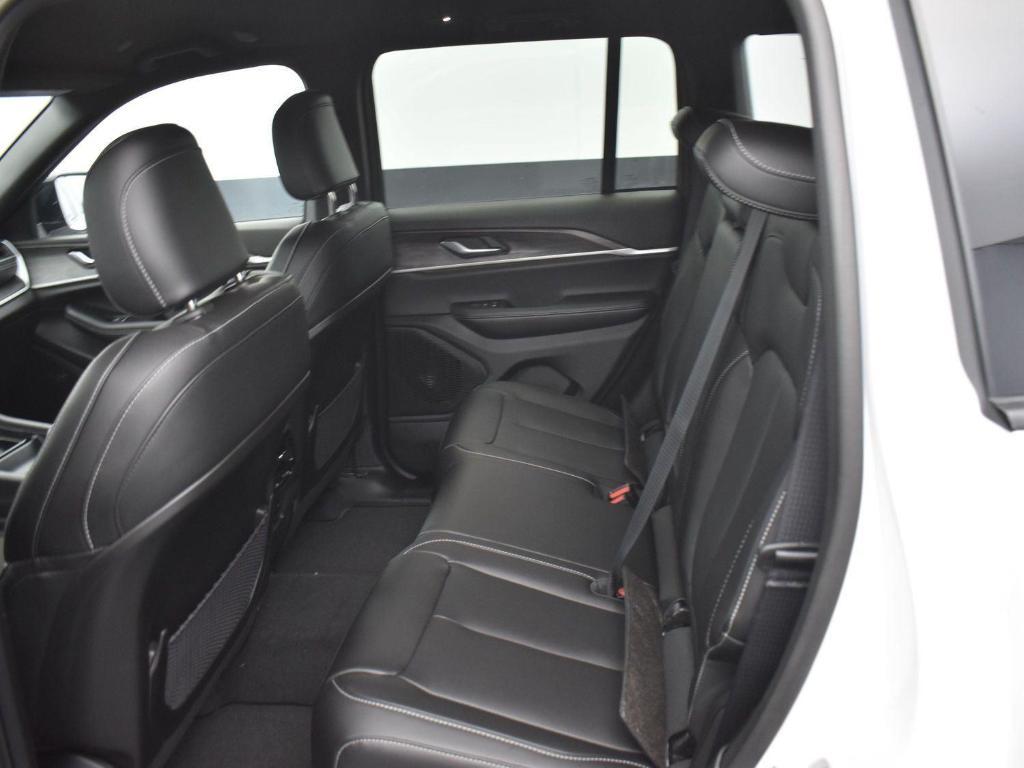 new 2025 Jeep Grand Cherokee car, priced at $44,734