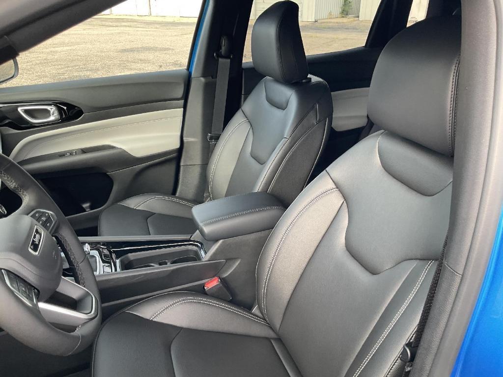 new 2025 Jeep Compass car, priced at $32,703