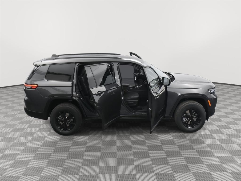 new 2025 Jeep Grand Cherokee L car, priced at $41,174