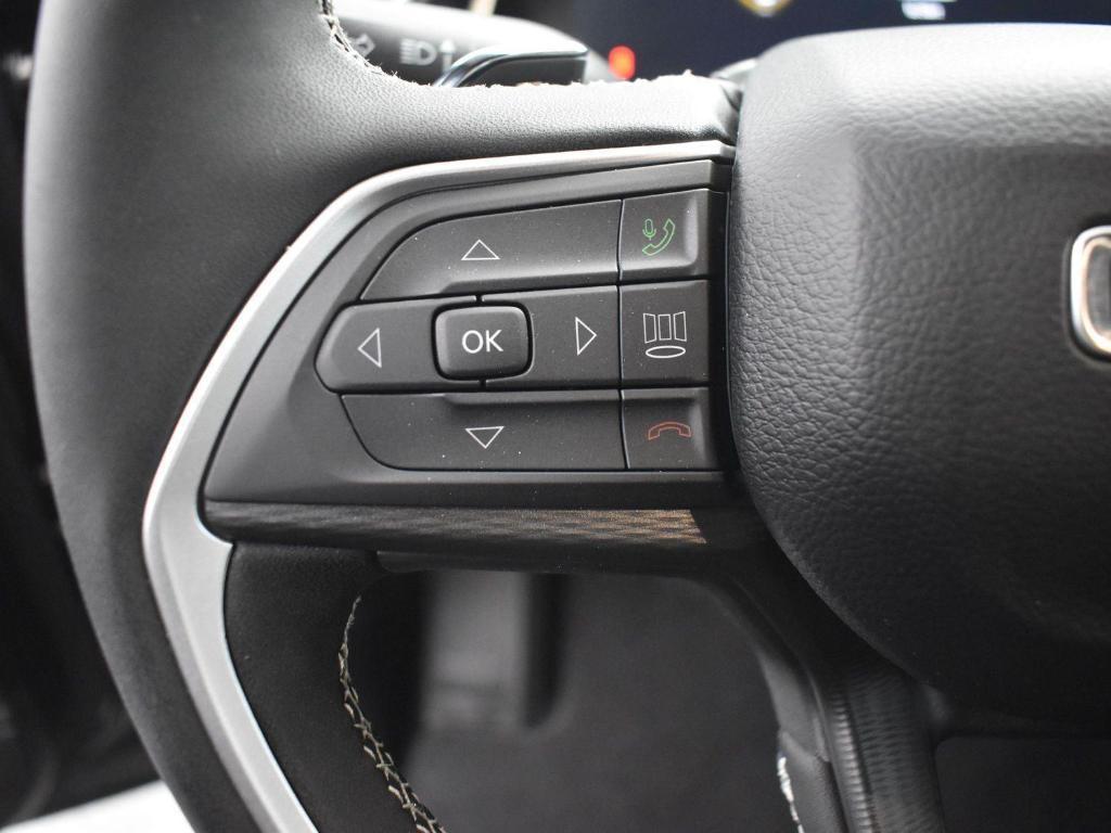 new 2025 Jeep Grand Cherokee L car, priced at $41,174
