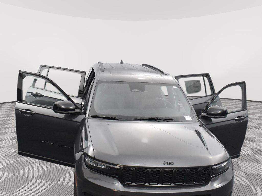 new 2025 Jeep Grand Cherokee L car, priced at $41,174