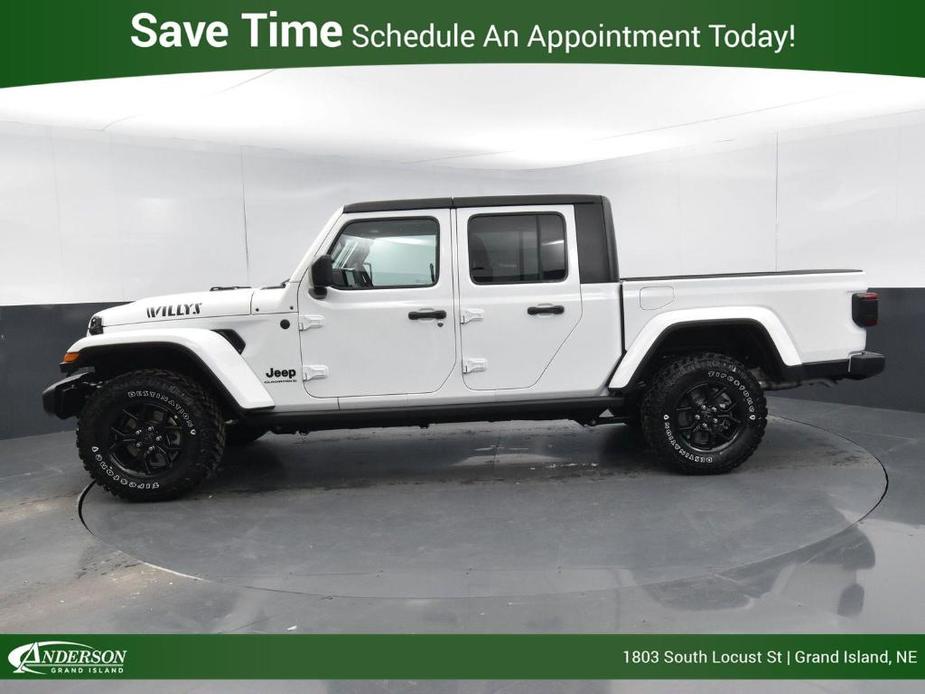 new 2025 Jeep Gladiator car, priced at $47,585