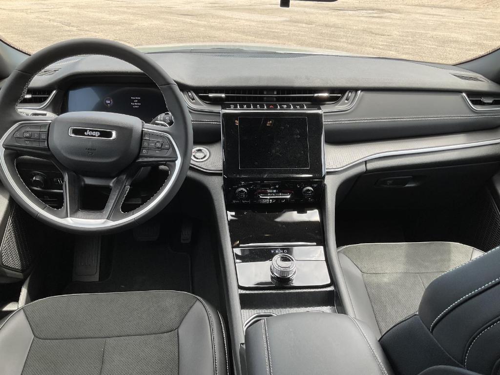 new 2025 Jeep Grand Cherokee car, priced at $41,853