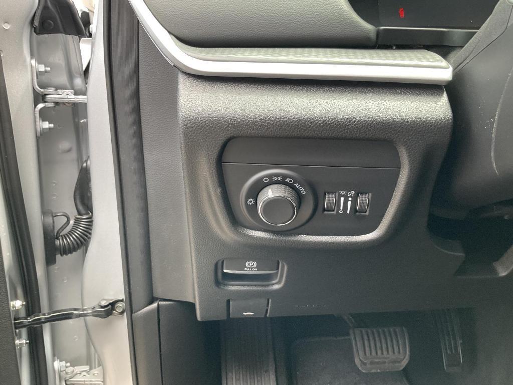 new 2025 Jeep Grand Cherokee car, priced at $41,853