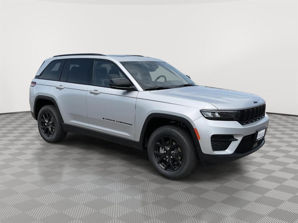 new 2025 Jeep Grand Cherokee car, priced at $41,853